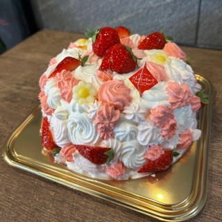 ＜母の日＞パティスリー　ル・フルティエ阪急洛西口店『母の日デコレーションケーキ』